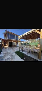 Wooden villa with complete privacy, 800 meters from the sea
