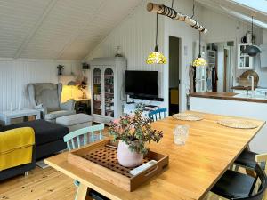 Summer House With Authentic Charm On Enø