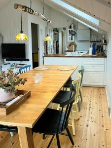 Summer House With Authentic Charm On Enø