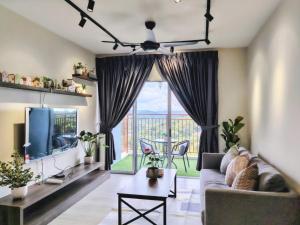 Hygee Nest Stylish 3BR Retreat 2 Free Parking