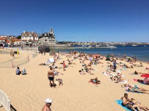 Bright Cascais Apartment with a View