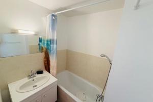Nice Flat 2 Steps From The Beach - 2 bedrooms