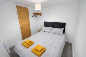 Modern 1 Bedroom Apt 2 near City Centre Parking
