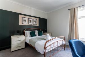 Modern 3-Bed for Families Contractors & Friends