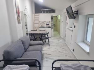 Business-Apartment 24h Check-in 3km to A5 Highway