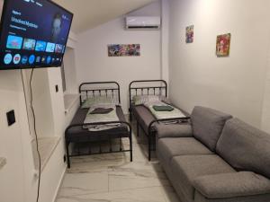 Business-Apartment 24h Check-in 3km to A5 Highway