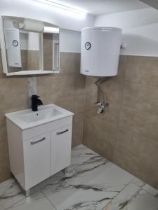 Business-Apartment 24h Check-in 3km to A5 Highway