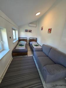 Business-Apartment 24h Check-in 3km to A5 Highway