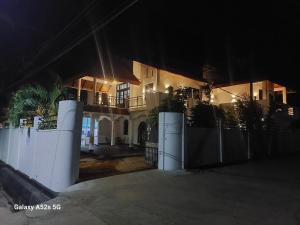 Trinco White House