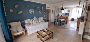 Saint-Aygulf,appartement à 50 m de la mer, avec parking privé