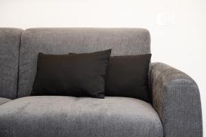 Black and White Apartment img14