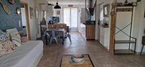 Saint-Aygulf,appartement à 50 m de la mer, avec parking privé