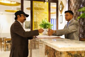 Hotel Paragon Suites Delhi Airport