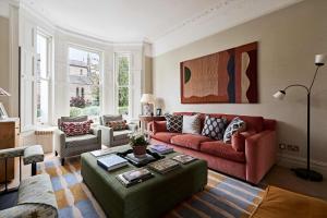 Grand 6 bed Home in Holland Park With Garden