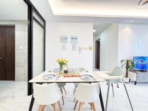 Hanns&KingBed&WIFI&Pool& Parking&Sauna&Sunshine Classic Comfort Homstay