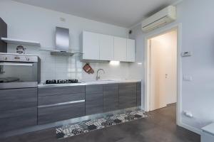 Xenia Milano - 2 rooms apt in Via Ampola 5