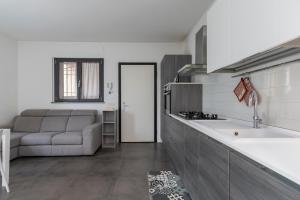 Xenia Milano - 2 rooms apt in Via Ampola 5