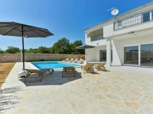 Natura with pool Comfortable holiday residence
