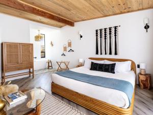 The Roadrunner Boutique Motel