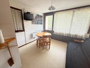 Studio cabine confortable avec balcon et animaux admis - FR-1-557-108