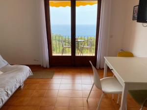 Wonderful studio with brilliant views to the sea!