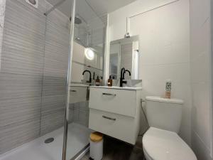 LEscale - Appartement T2 cosy climatisé avec grande terrasse centre ville Manosque
