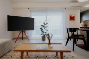 1BR Suite Apt, City Views, Metro, Pvt Parking