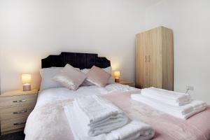 Exquisite 3-Bedroom, Newly Renovated, Sleeps 6