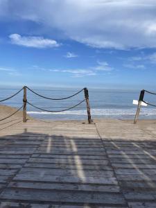 Paradis pied dans leau avec parking et piscine