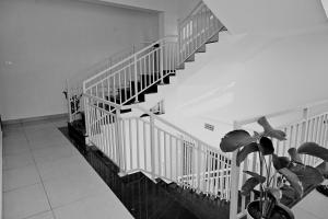 Luxury 2BHK Flat by RR service apartment