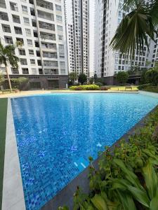 Sunrise Riveside Luxury Apartment