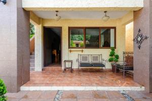 Casa Avándaro with Pool, Garden & Jacuzzi