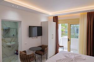 Solmar Apartments 1