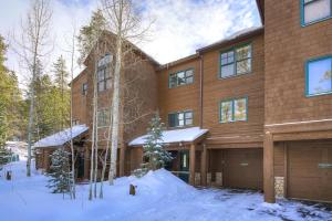 Starfire 1972 by SummitCove Lodging in Colorado
