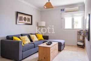 Terraza y Piscina - Koti Rentals - Ático Margarita