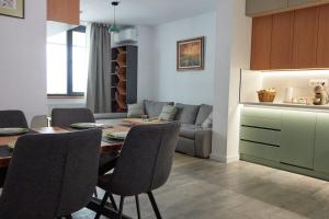 Panoramic Apartment Direct Metro Access