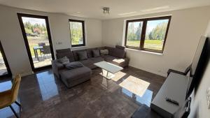 Family house with jacuzzi and sauna, Žiar