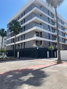Alo Lazaga Exclusive Beach