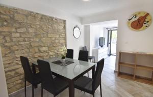 Comfortable vacation retreat with parking