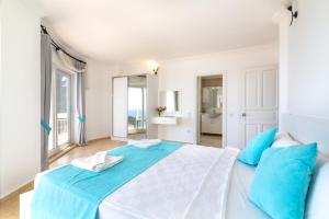 Dream Holiday Villa in Kalamar Bay