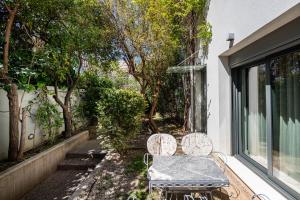 Rare Koukaki garden flat near Acropolis & metro