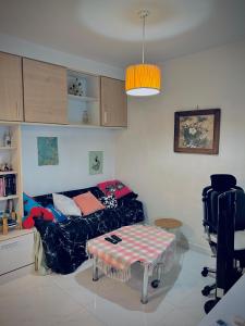 Cozy Poolside Condo Near BTSAmenities