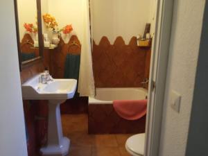 Chalet con encanto, con piscina y cerca de playa