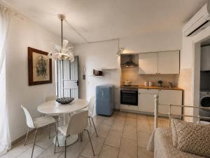 Casa Mari by Theater Home