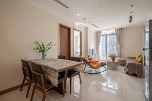 Vinhome Central Park - Apartment Luxury Suite Views