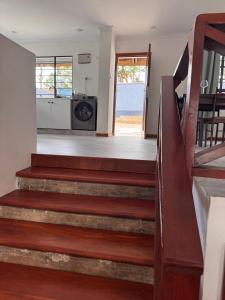 3 bedroom house with a mountain view