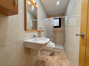 Apartamento con piscina en llandels para la familia