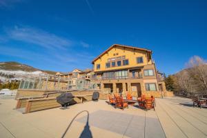 Slopeside 2731A by SummitCove Lodging