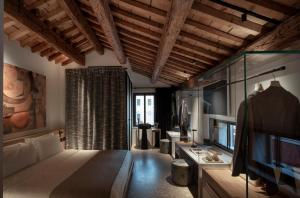 Nembo Venice