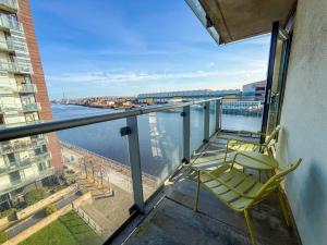 Clyde View 2bed Balcony Parking